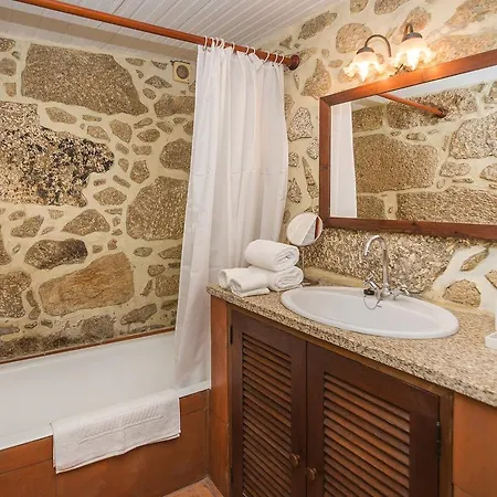 Casas De Massinos * Barroselas