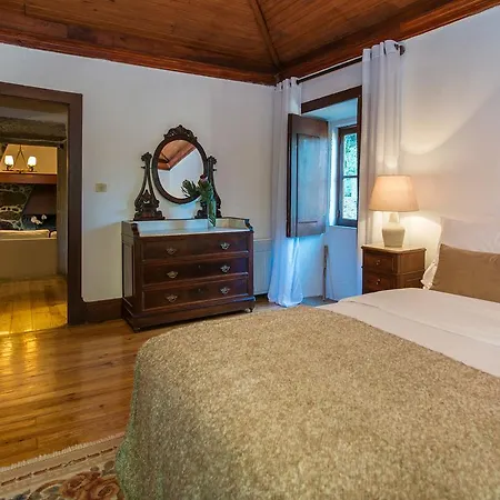 Casas De Massinos * Barroselas