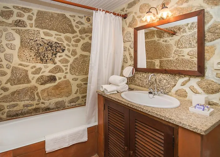 Casas De Massinos * Barroselas