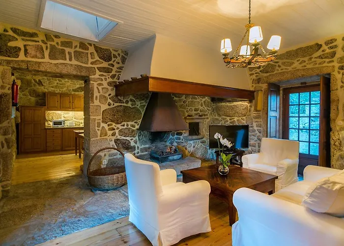 Casas De Massinos * Barroselas